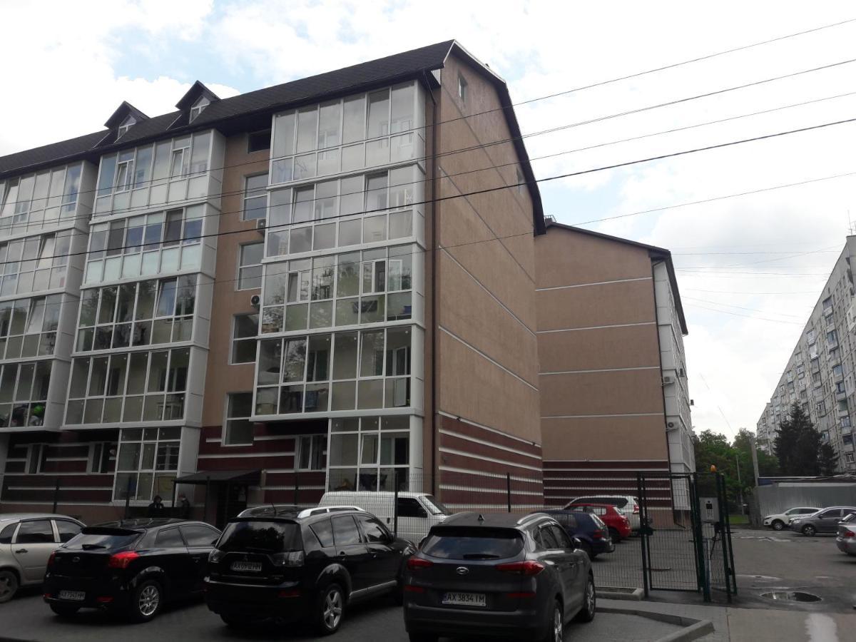 Apartments Near Metalist Stadium Kharkiv Eksteriør billede